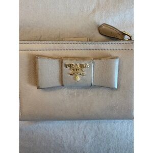 Prada‎ Leather Bow Authentic Wallet Beige Zip Around Coin Purse Original Box